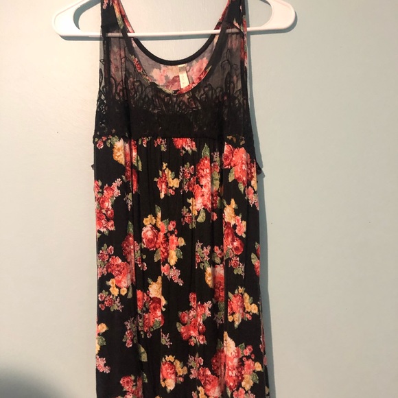 Jesse & J Tops - Jesse & J tank top.